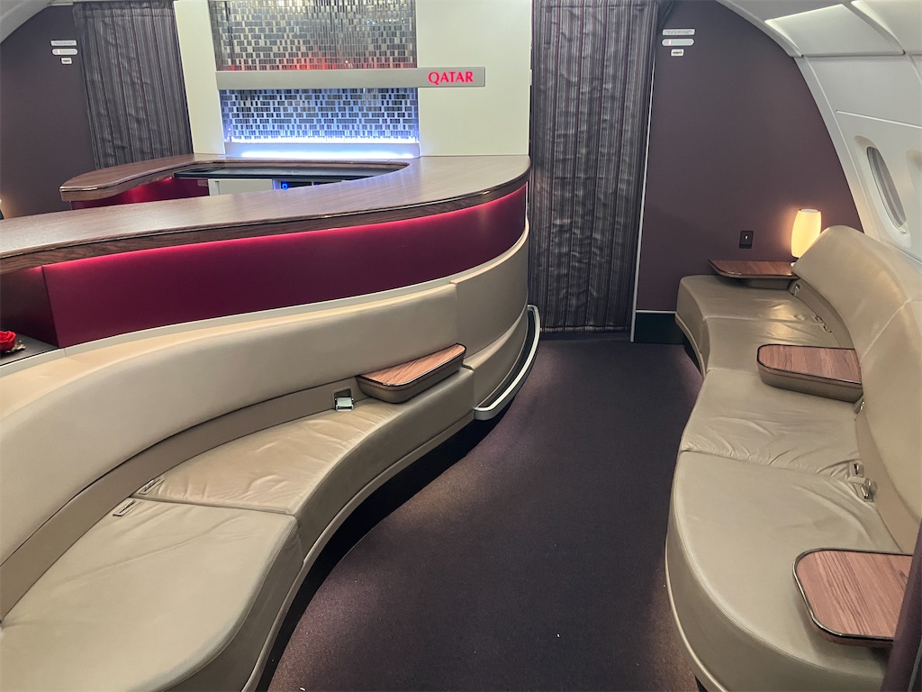 カタール航空 QR835便 バンコク→ドーハ A380エコノミークラス搭乗記