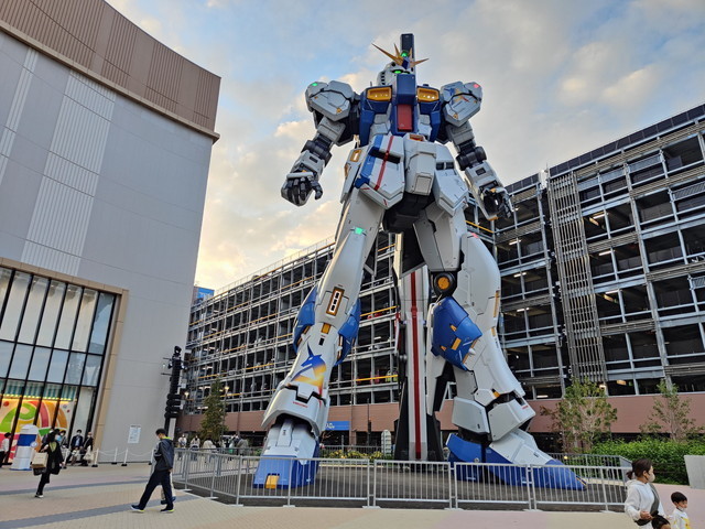 RX-93ff νガンダムとイルミネーション(その1) - Syva(シバ)のブログ