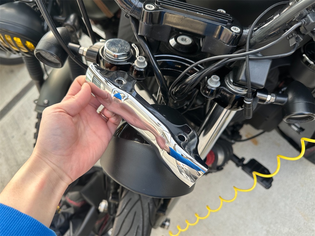 スポーツスターカスタム（キジマ 4.5インチヘッドライト取り付け