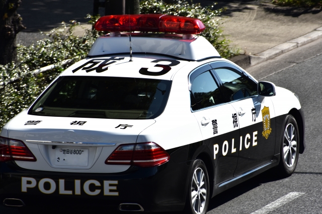 サイレン を鳴らさずに 赤色灯 だけ点けている パトカー の意味とは何 読めばスッキリ Takabonblog Com