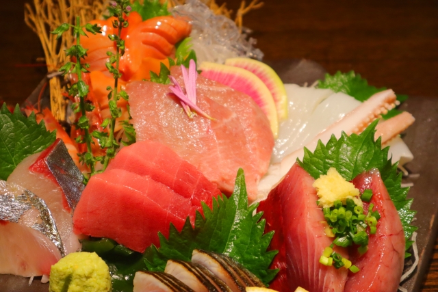 刺身 と お造り たたき あらい きずし の違いとは何 読めばスッキリ Takabonblog Com
