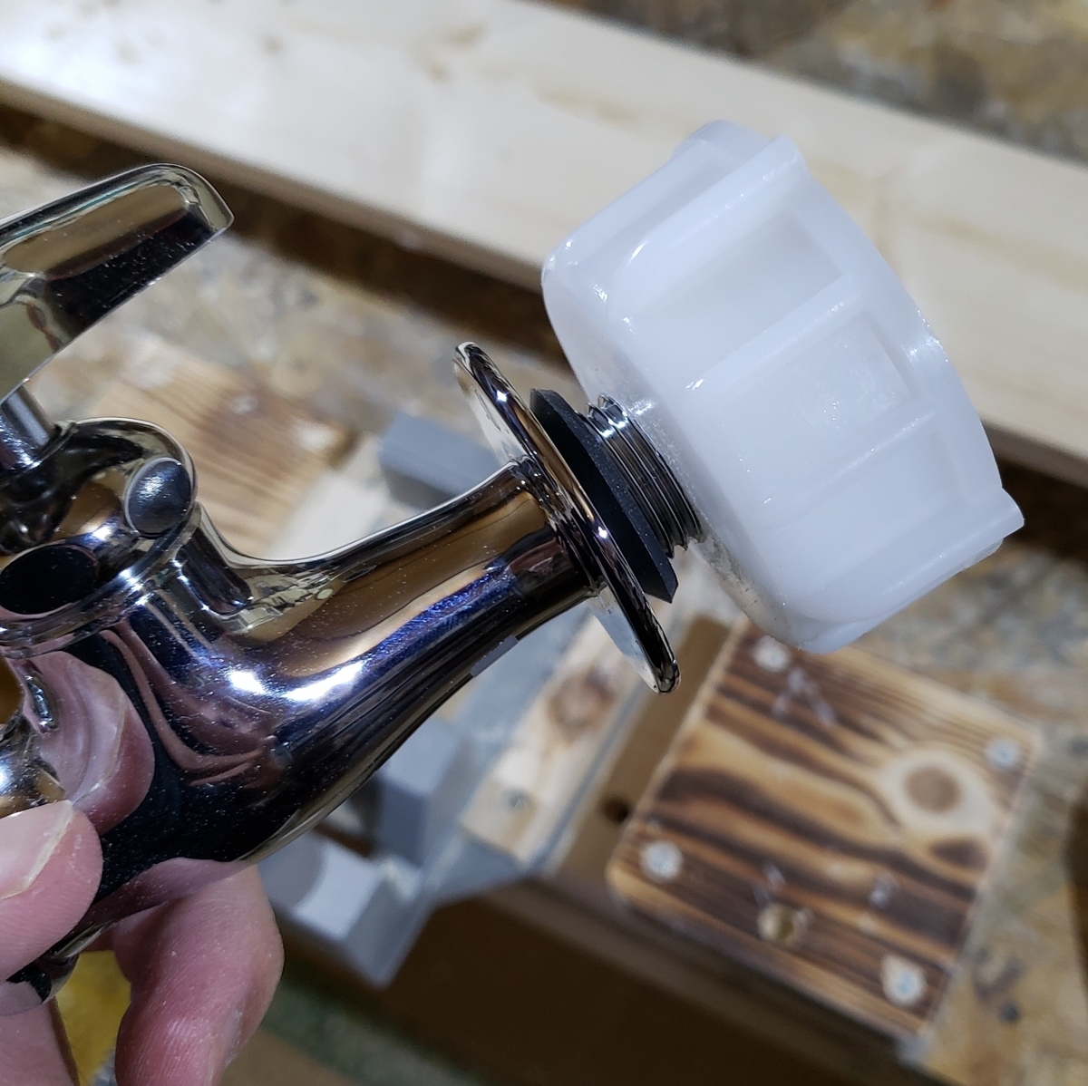Diy ５分で出来る簡単diy 灯油ポリタンクが水缶に たかちろ D I Y