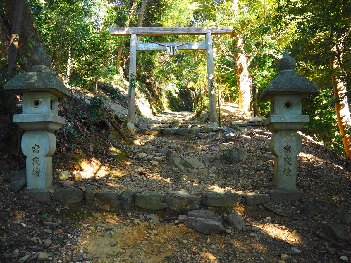 伊射波神社の登道
