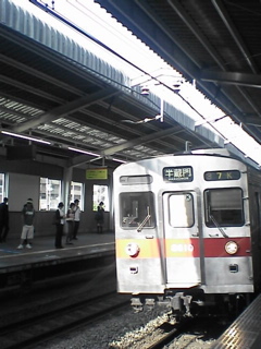 8500系側面