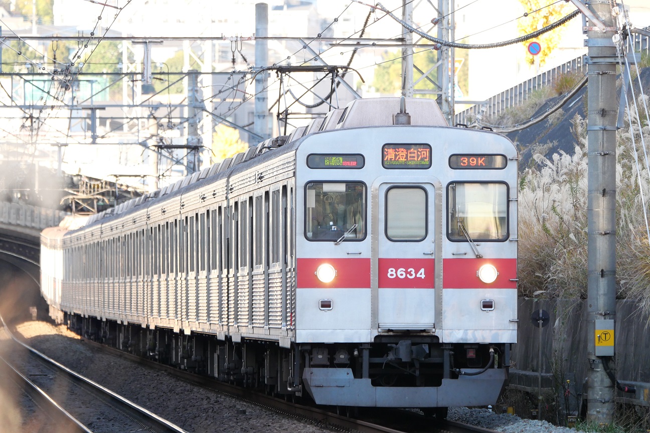 東急田園都市線 - 8500系撮影 - 線路を行く