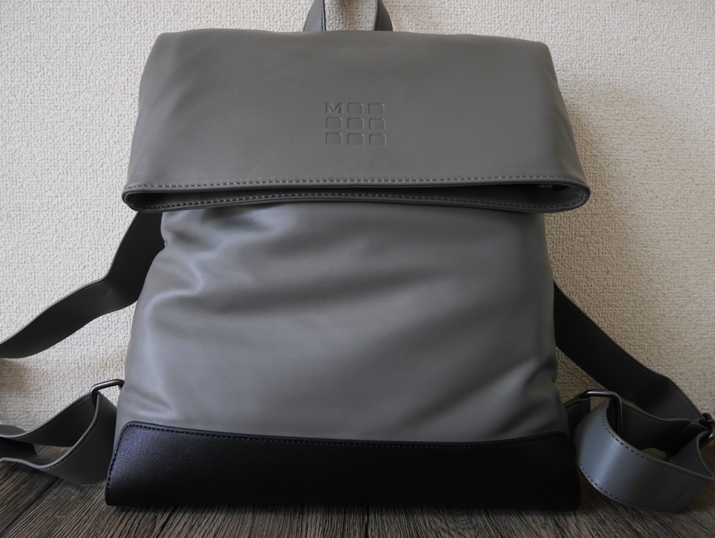 レビュー 荷物は必要なものだけ コンパクトデザインの モレスキン クラシックフォールドオーバーバックパック Aoiの部屋の屋根裏