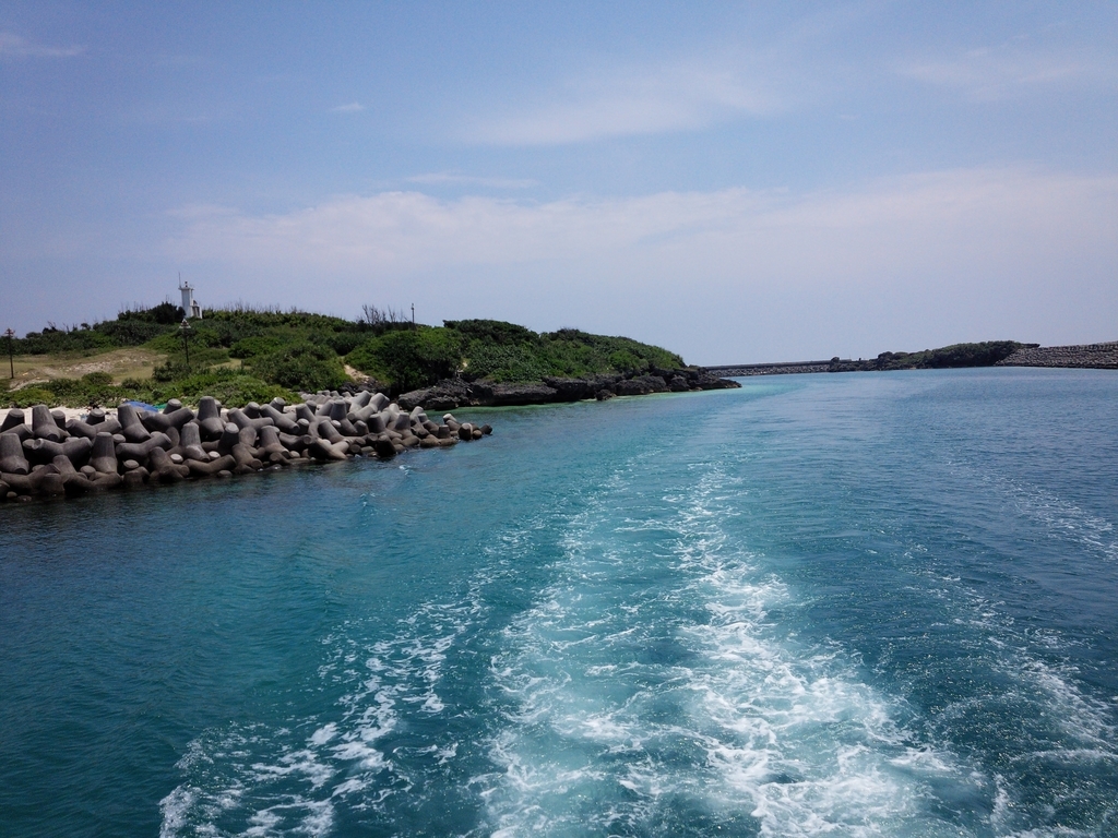 久高島を去るフェリーからの景色