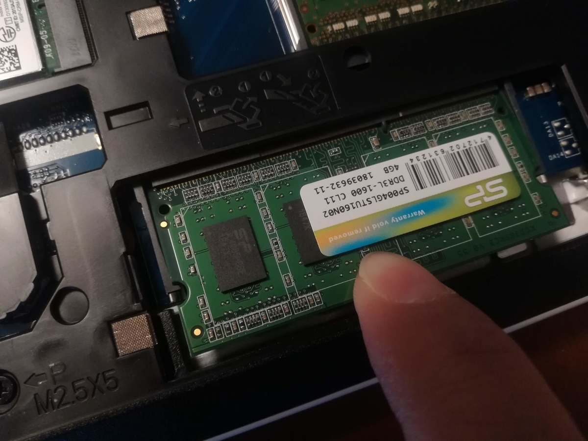メモリー増設はカンタンですが、静電気には注意しましょう!