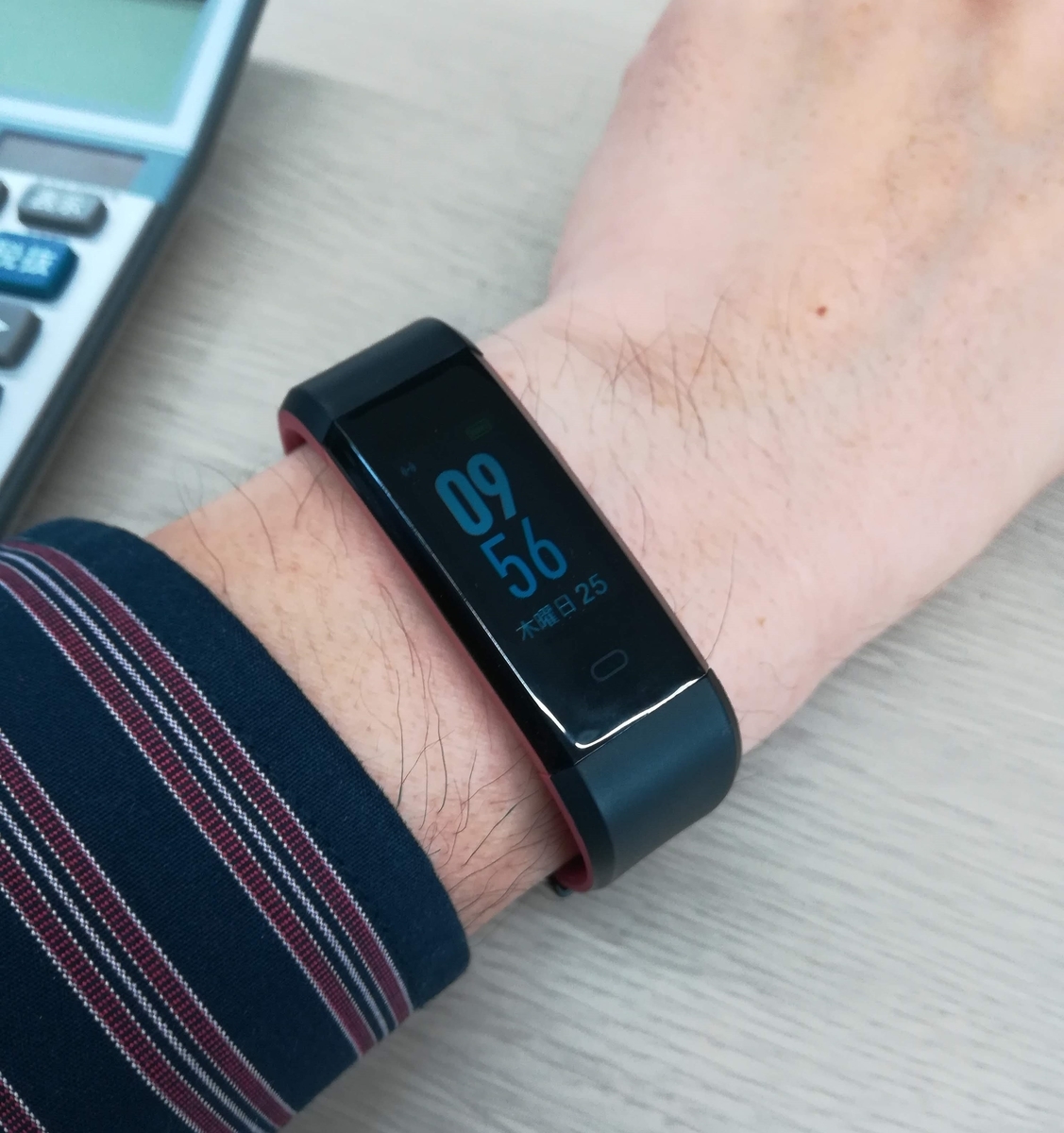 仕事でも邪魔にならず、つけててあまり気になりません!