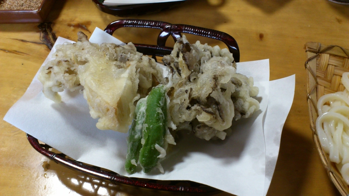 舞茸天ぷらはあげたてであっつあつ!