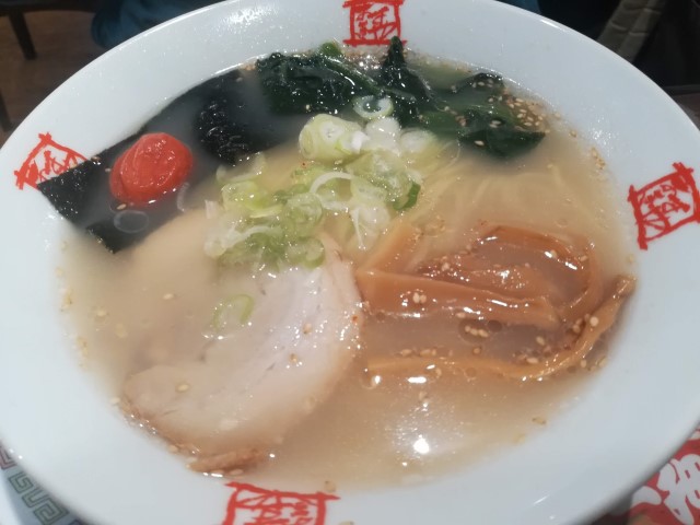 塩梅ラーメンは見た目も上品な感じですね