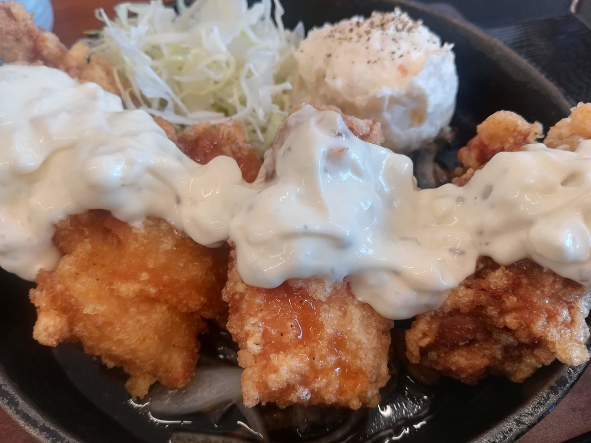 鉄板があつあつなのでからあげが冷めにくい!