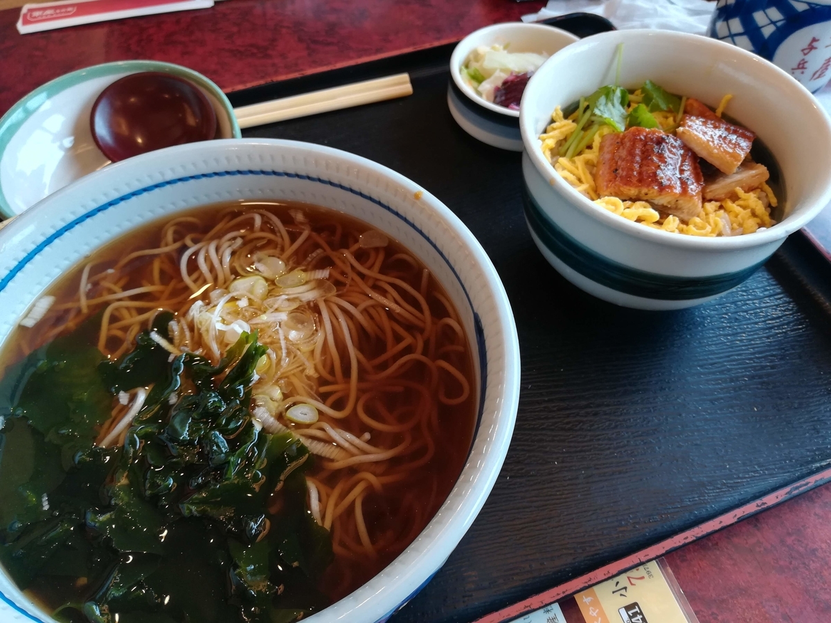 華屋与兵衛の小うな丼と二八そば