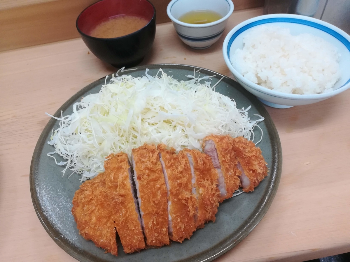 いもやのとんかつ定食800円!