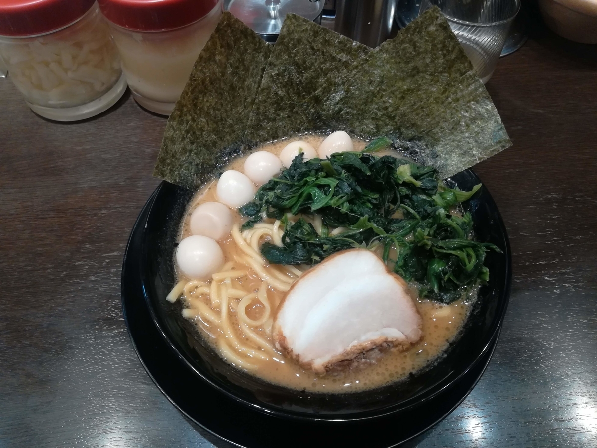 家系ラーメンはトッピングが楽しい!