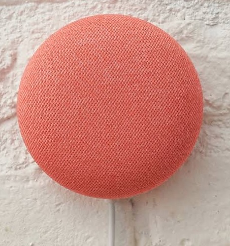 Google Nest Mini(Coral) 写真:https://store.google.com/jp/product/google_nest_mini
