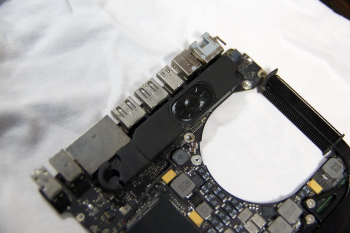 Gpu不良のmacbookproのロジックボードをオーブンで焼いてチンしたら直った Mikinote