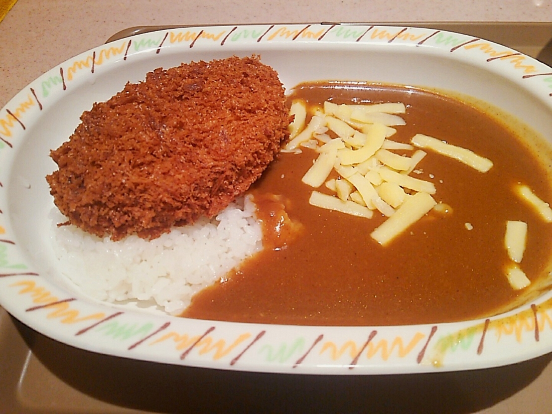 チーズカレー＋メンチカツ