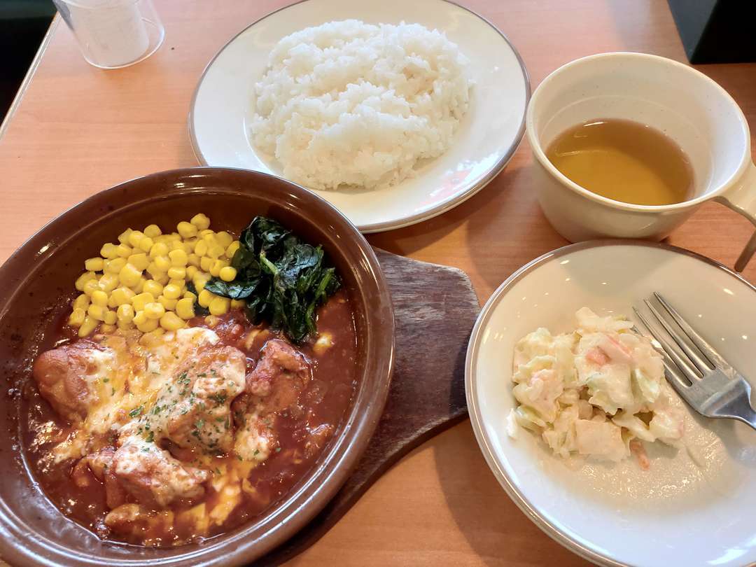 サイゼリヤのランチメニュー カチャトーラとビーフキーマカレー 今日のごはんは何にしようかな サイゼリヤのランチメニュー カチャトーラとビーフキーマカレー 今日のごはんは何にしようかな