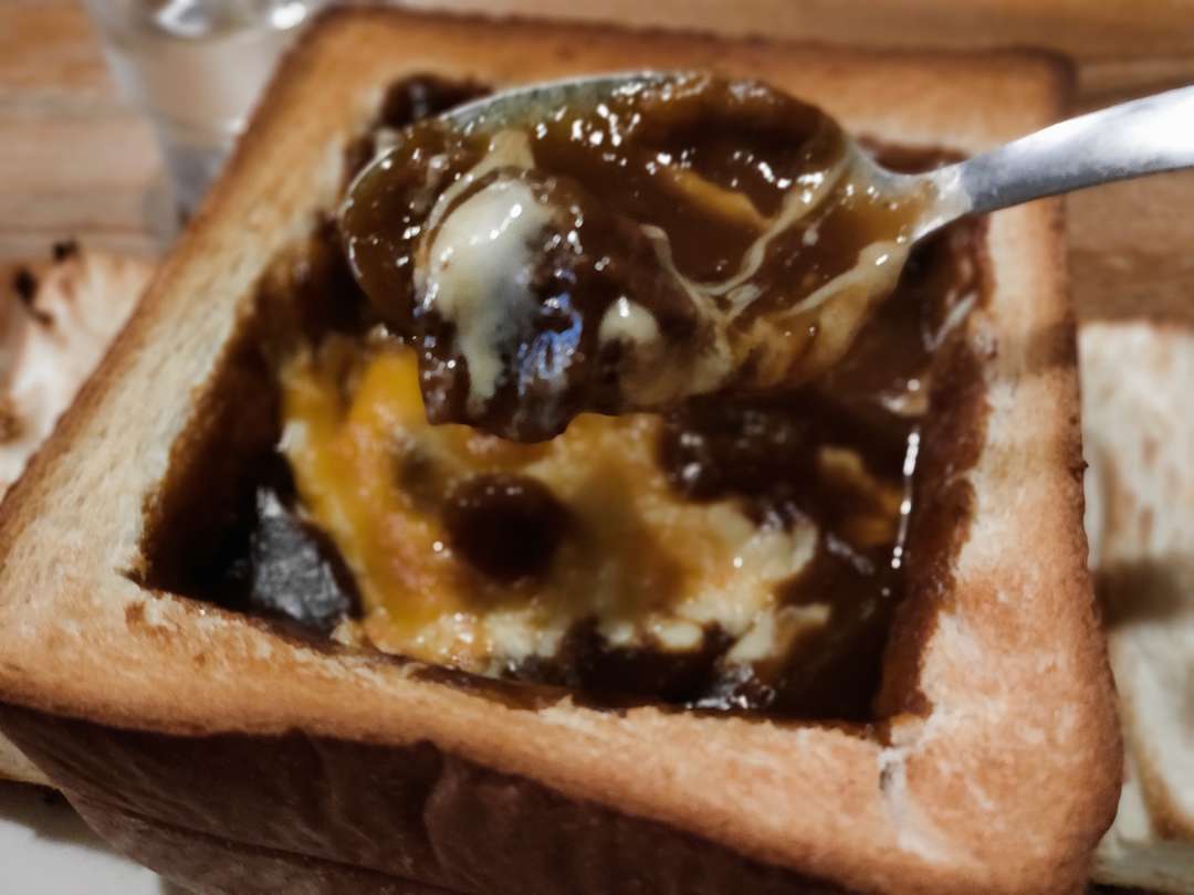 食レポ 鶯谷 喫茶デンで牛すじシチューのデミグラスグラパン 今日のごはんは何にしようかな