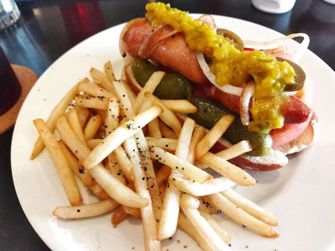 食レポ シカゴスタイルホットドッグを食べてみた 五香 J N American Diner 今日のごはんは何にしようかな