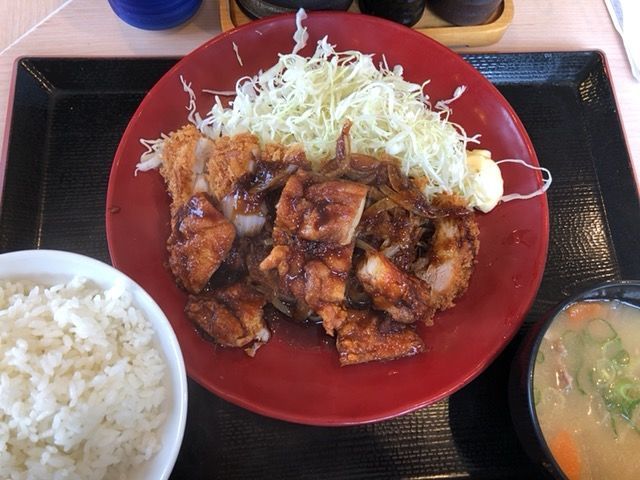 生姜からあげだれのチキンカツ定食