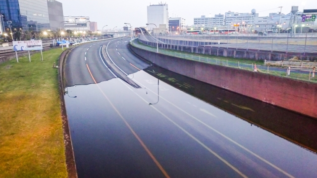 超狙い目 告知義務はないの 水害車 水没車の不具合や注意点 見分け方を解説します タケノコcars
