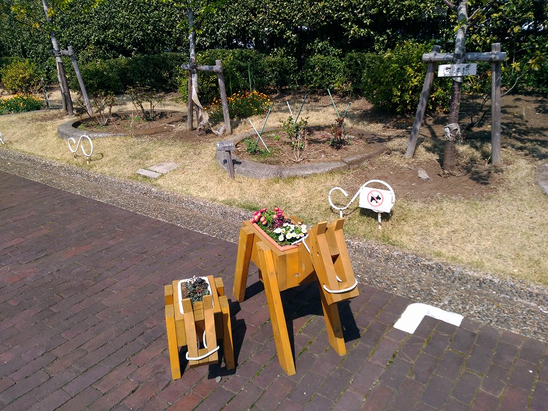 根岸森林公園の広い芝生とポニー たけぴよさんちのこれに決めた 根岸森林公園の広い芝生とポニー たけぴよさんちのこれに決めた
