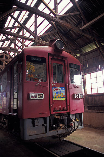 061001くりでん車庫内