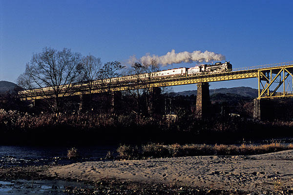 061125山都鉄橋のD51ばんえつ物語号