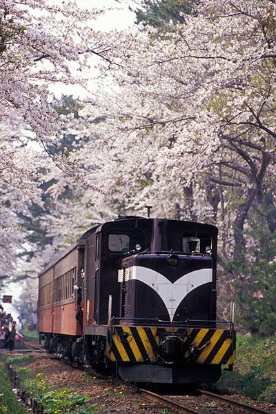 070504芦野公園の上りストーブ列車