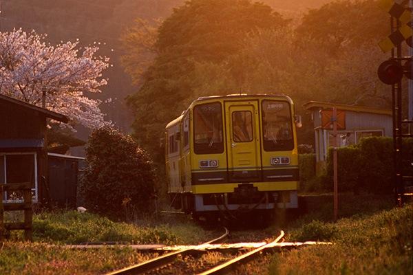 080406西大原駅の夕景