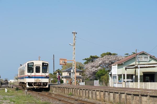 090411 キハ3710停車中の阿字ヶ浦駅