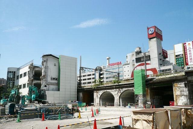 100518 解体が進む交通博物館本館