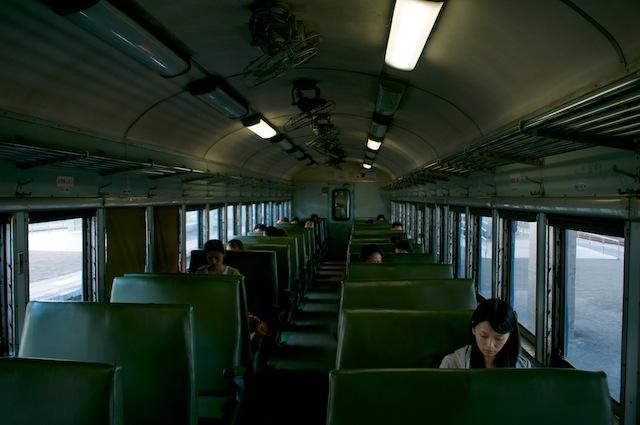 101123 発車直前のSPK32609車内