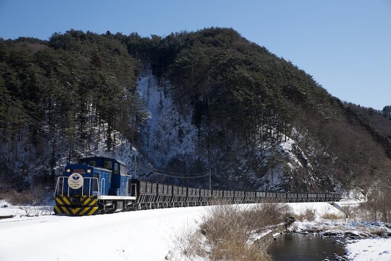 140210 カーブを走る下り列車