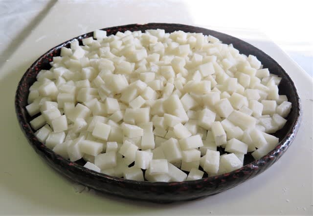 餅切りと「あられ」作り - たけじいの残日雑記懐古控