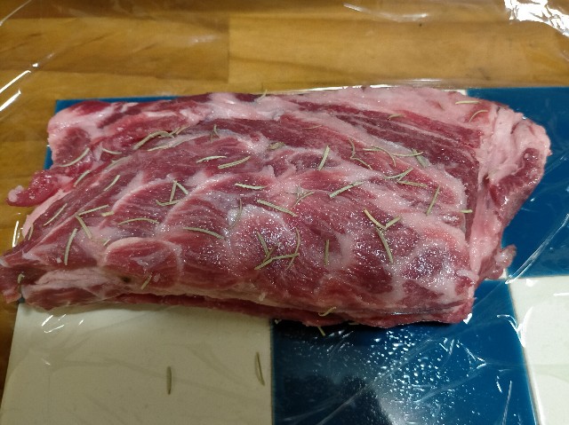 ベーコンより柔らか スモーキーな旨味が凝縮 ラム肉の燻製 続おばちゃんdays