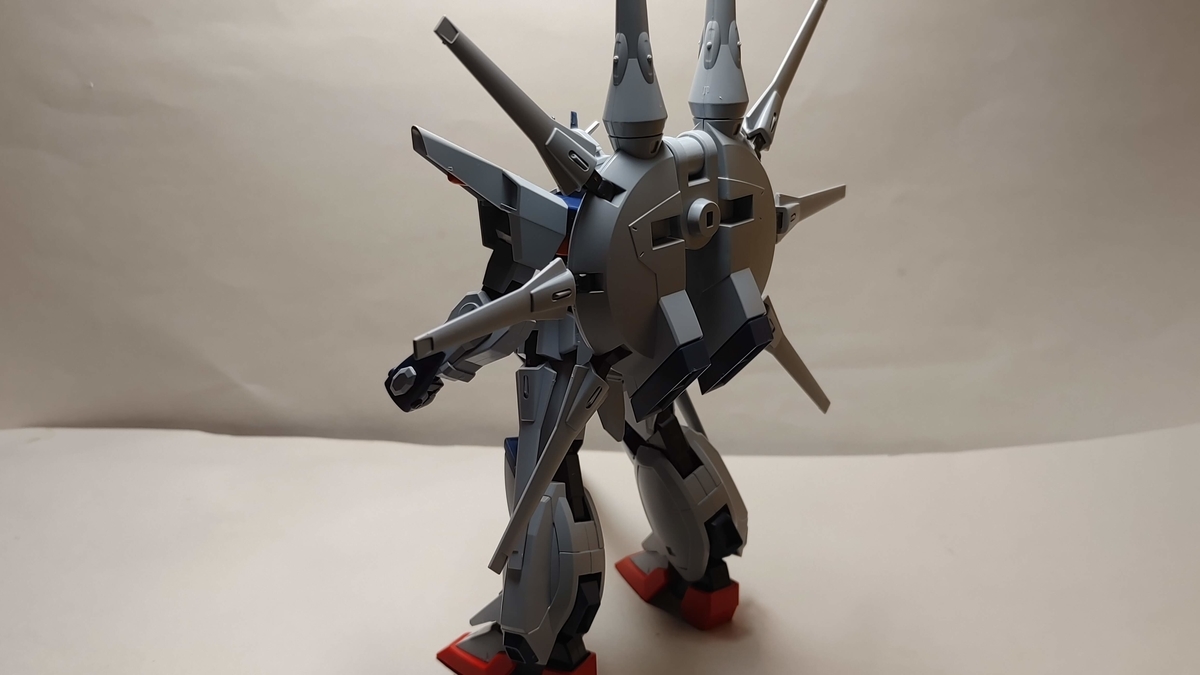レジェンドガンダム　&　暁 HG 1/144 レジェンドガンダム｜バンダイ ホビーサイト