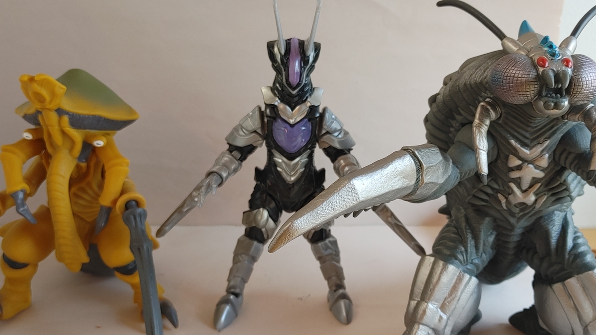 4/19 ウルトラアクションフィギュア ゾヴァラス＆ウルトラマンオメガ