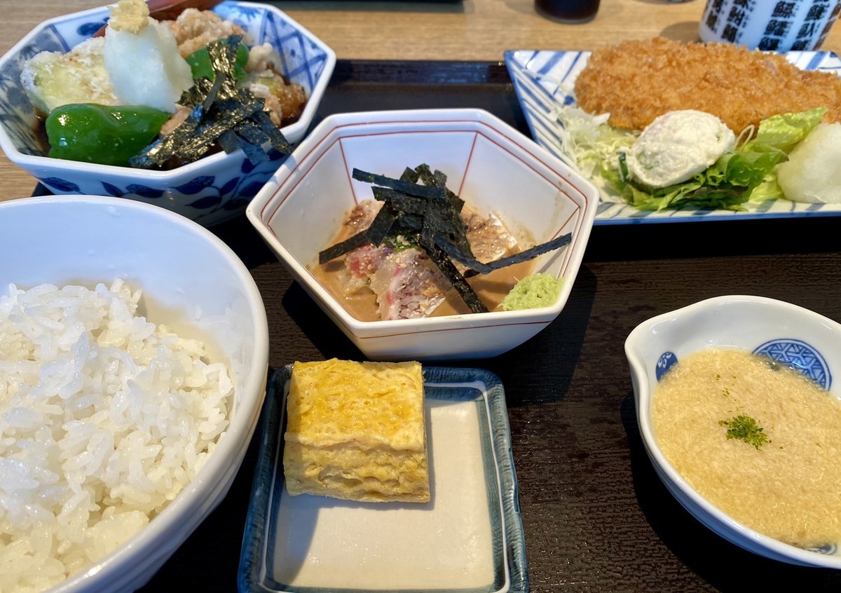 2種の選べる定食、全体