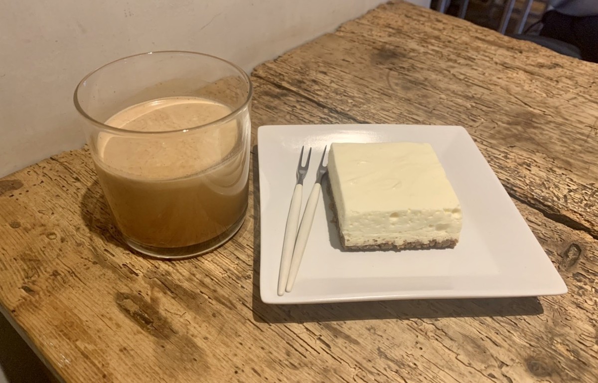 レアチーズケーキ カフェラテ