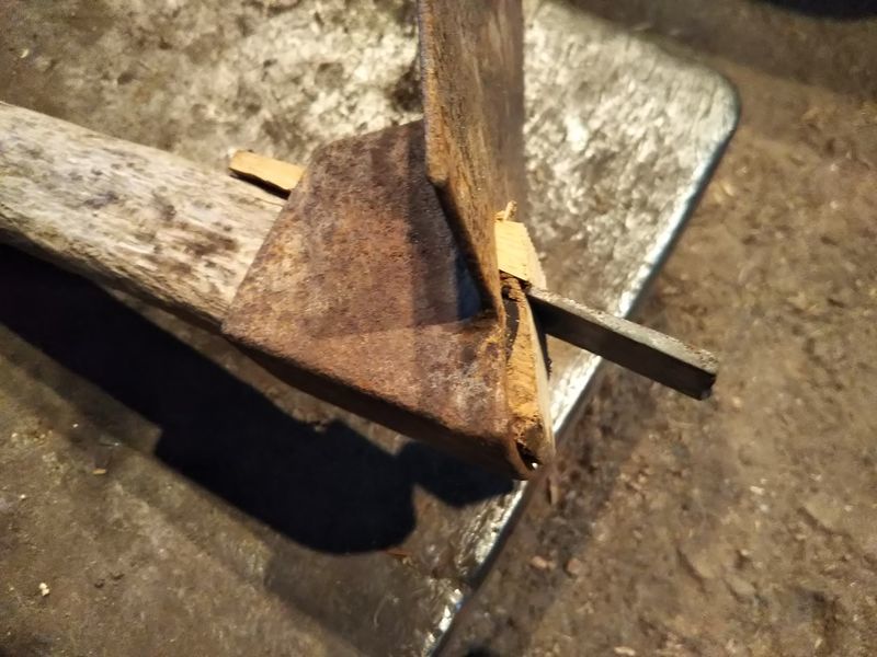 画像説明 クサビの打ち方 入れ方 鍬の鍛冶屋の独り言
