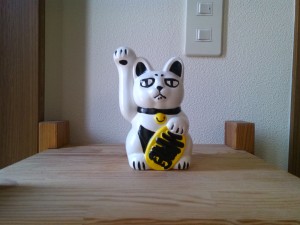 招きゴルゴンキャット