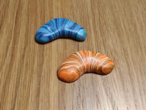 箸置き、青とオレンジ