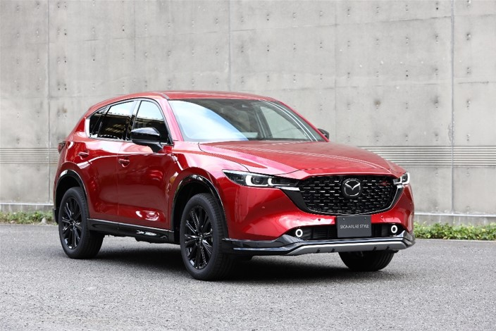 半年くらい使いましたが、まだまだ使えます。直取引のみになります。 マツダブランドスペース大阪で「CX-5 SIGNATURE STYLE」の実車展示が