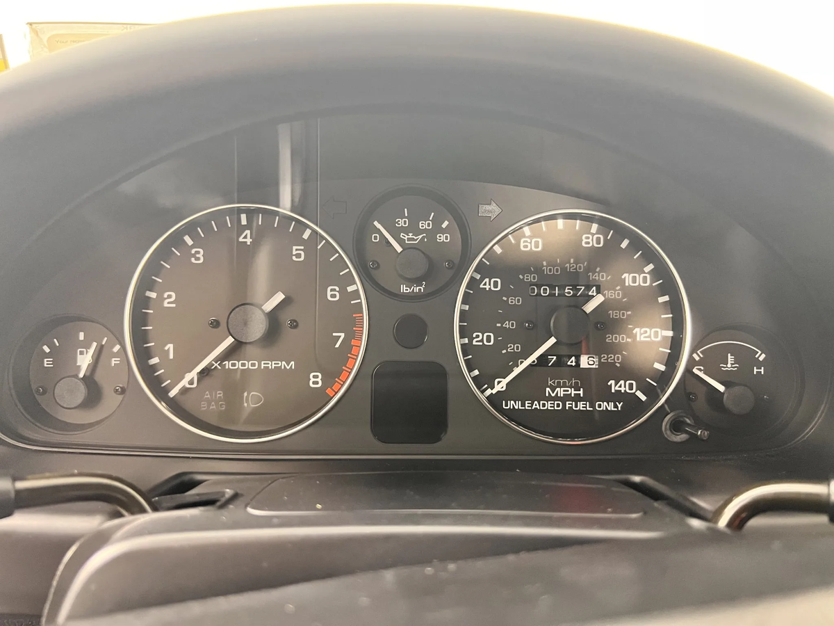 走行距離が約1600マイル」という極上コンディションの初代MX-5 MIATA 