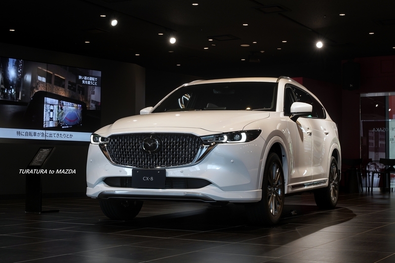 マツダブランドスペース大阪で「CX-8 XD Exclusive Mode」と