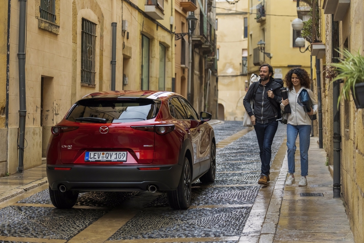 ポーランドマツダが「CX-30 2024年モデル」を正式発表、セラミック