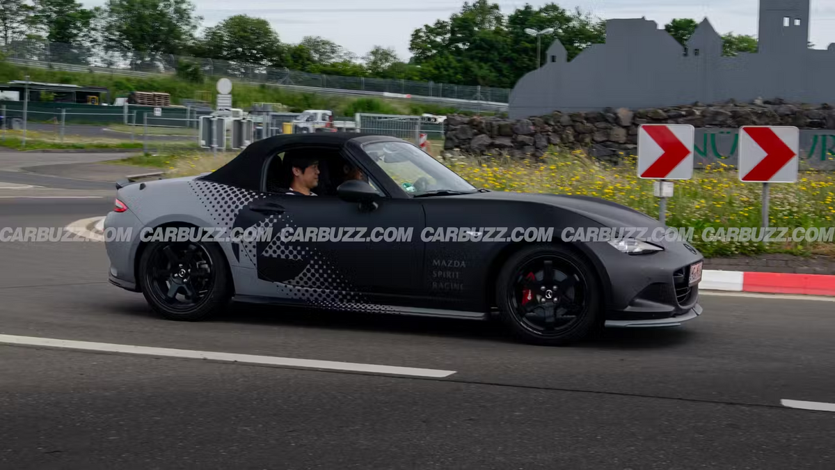 マツダ　ロードスターRS MAZDA SPIRIT RACING RS concept（ロードスター）」と思われる
